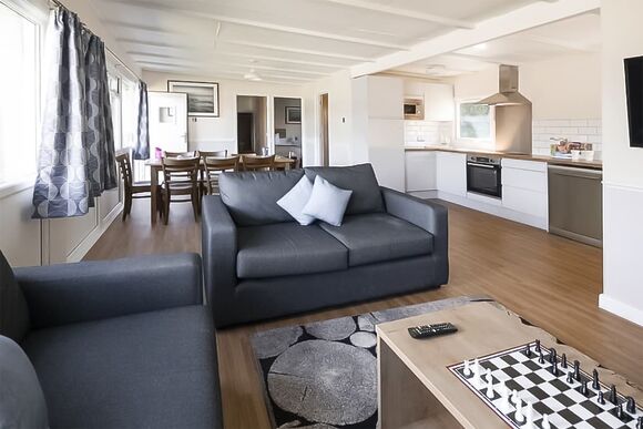 Woodtown Chalet, Woodtown Chalet P - Bideford Bay, Bideford, Nr Clovelly