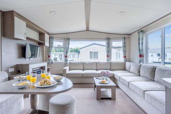 Gold Caravan with decking & sea view - Bideford Bay, Bideford, Nr Clovelly