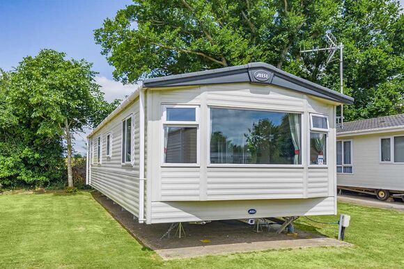 Gold Caravan with decking - Bideford Bay, Bideford, Nr Clovelly
