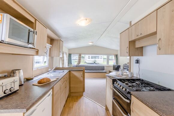 Silver Caravan with decking & sea view - Bideford Bay, Bideford, Nr Clovelly