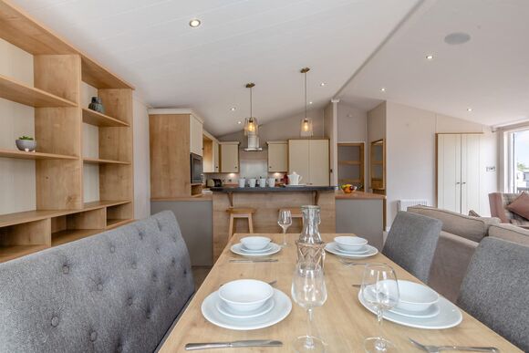 Deluxe Lodge, parking, ensuite, decking & sea view - Bideford Bay, Bideford, Nr Clovelly