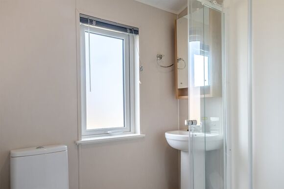 Deluxe Lodge, parking, ensuite, decking & sea view - Bideford Bay, Bideford, Nr Clovelly