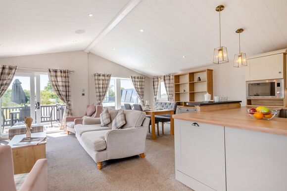 Deluxe Lodge with ensuite & decking, Deluxe Lodge with ensuite & decking P - Bideford Bay, Bideford, Nr Clovelly