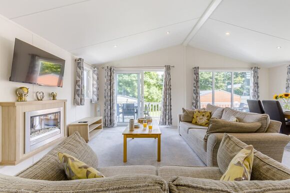 Prestige Lodge with ensuite, decking & sea view - Bideford Bay, Bideford, Nr Clovelly