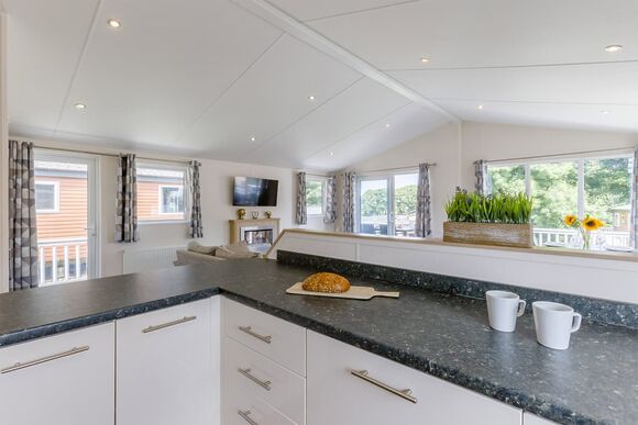 Prestige Lodge with ensuite, decking & sea view - Bideford Bay, Bideford, Nr Clovelly