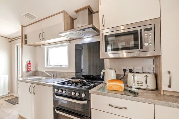 Gold Accessible with decking - Bideford Bay, Bideford, Nr Clovelly