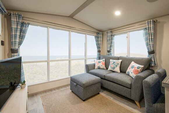 Bronze Premium Caravan, Sleeps 6. With decking. - Bideford Bay, Bideford, Nr Clovelly