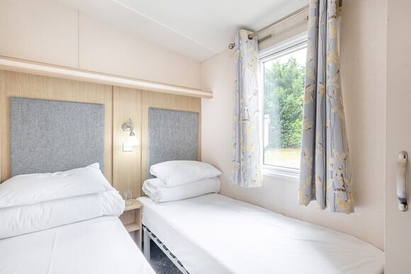 Gold Premium 2 slps 6 parking, ensuite, decking, Gold Premium Caravan with ensuite & decking 8 - Bideford Bay, Bideford, Nr Clovelly
