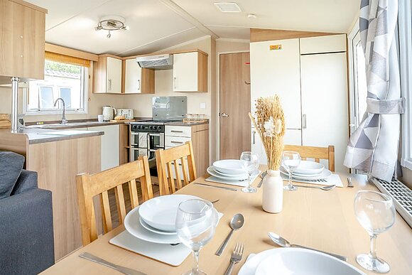 Gold Premium 2 Caravan slp6 parking, ensuite, deck - Bideford Bay, Bideford, Nr Clovelly