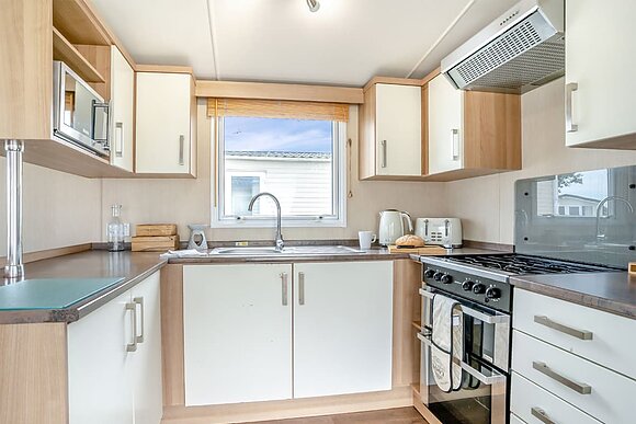 Gold Premium 2 Caravan slp6 parking, ensuite, deck - Bideford Bay, Bideford, Nr Clovelly