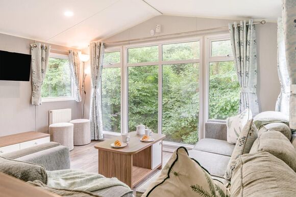 Gold Premium Caravan, parking, ensuite & decking - Brynowen, Aberystwyth, Cardiganshire