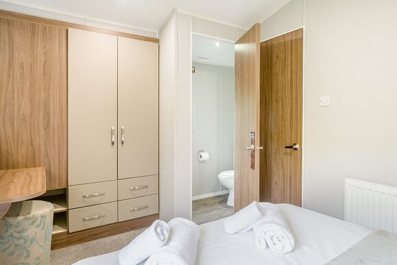 Gold Premium Caravan, parking, ensuite & decking - Brynowen, Aberystwyth, Cardiganshire