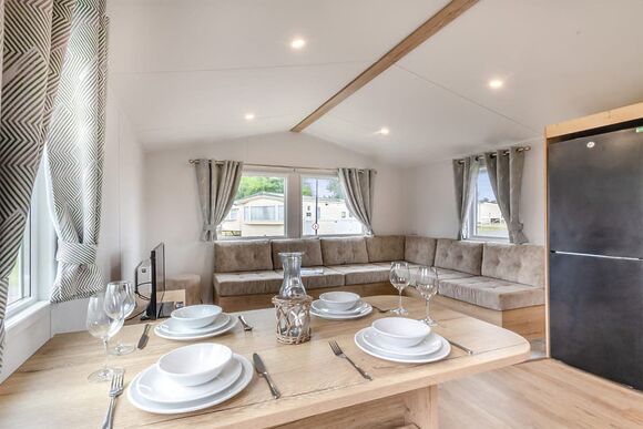Silver Caravan with parking, decking & sea view, Silver Caravan with parking, decking & sea view P - Brynowen, Aberystwyth, Cardiganshire