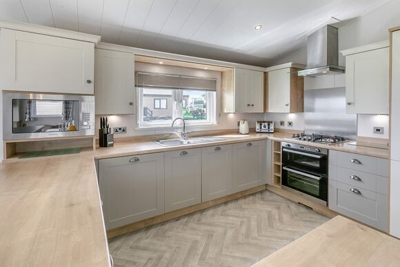 Deluxe Lodge, parking, ensuite, decking & sea view - Brynowen, Aberystwyth, Cardiganshire