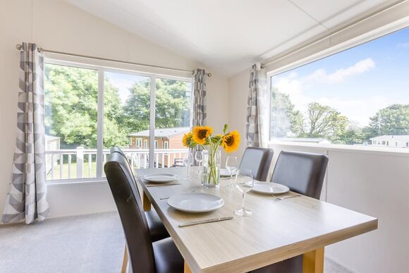 Prestige Lodge, parking, ensuite, decking & SV - Brynowen, Aberystwyth, Cardiganshire