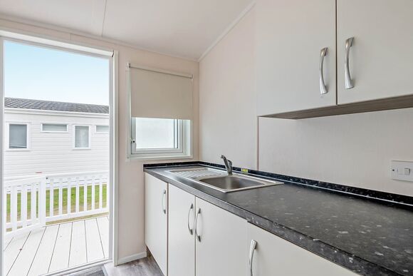 Deluxe 2 Bedroom Lodge, Sleeps 4. Parking, ensuite, deck and sea view - Brynowen, Aberystwyth, Cardiganshire