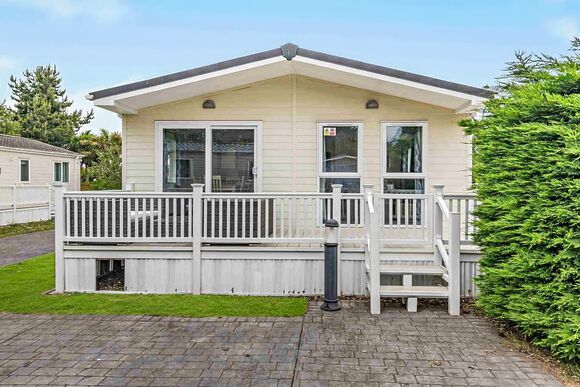 Deluxe Lodge. Parking, ensuite, deck, sea view P - Brynowen, Aberystwyth, Cardiganshire