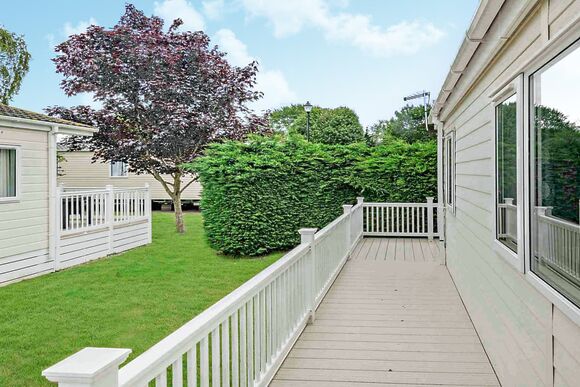 Deluxe Lodge. Parking, ensuite, deck, sea view P - Brynowen, Aberystwyth, Cardiganshire