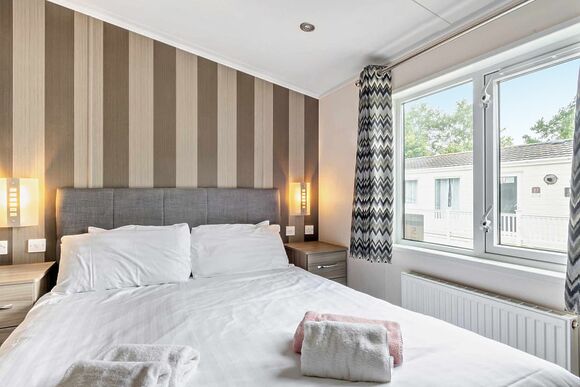 Deluxe Lodge. Parking, ensuite, deck, sea view P - Brynowen, Aberystwyth, Cardiganshire