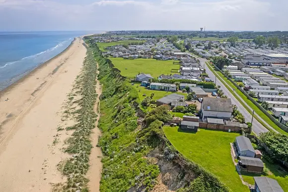 California Cliffs, Great Yarmouth