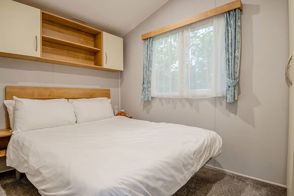 Bronze Caravan with decking - California Cliffs, Great Yarmouth