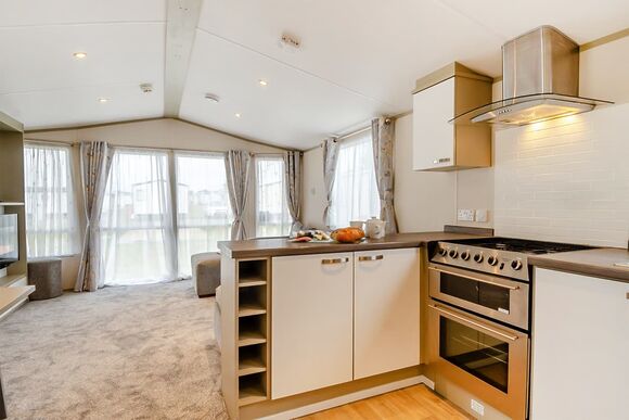 Gold Caravan with decking - California Cliffs, Great Yarmouth