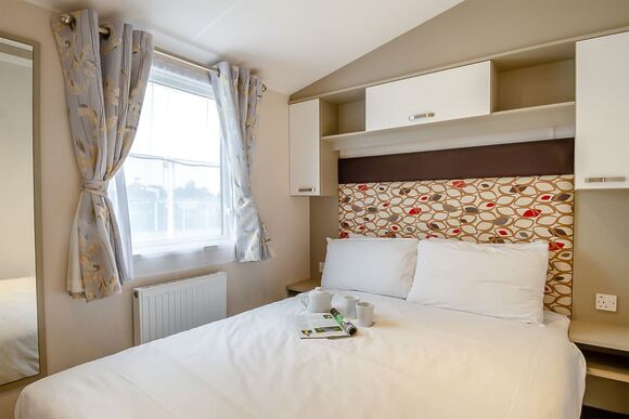 Gold Caravan with parking & decking - California Cliffs, Great Yarmouth