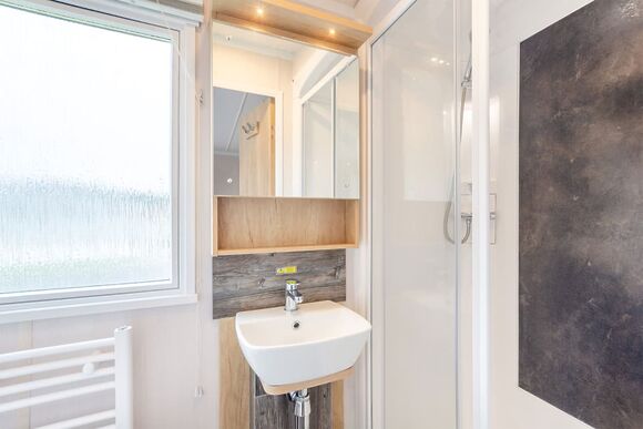 Gold Premium Caravan with ensuite & decking 6 - California Cliffs, Great Yarmouth