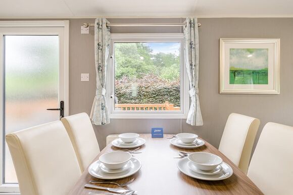 Gold Premium Caravan, parking, ensuite & decking - California Cliffs, Great Yarmouth