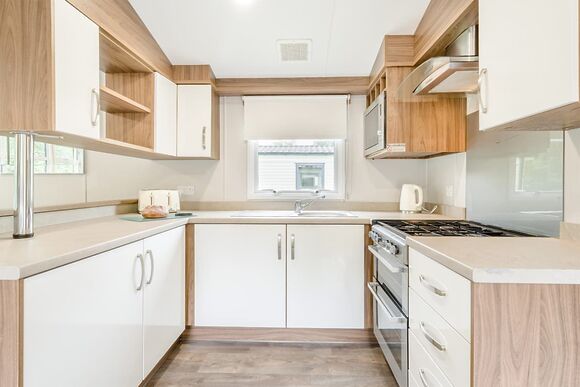 Gold Premium Caravan, parking, ensuite & decking - California Cliffs, Great Yarmouth