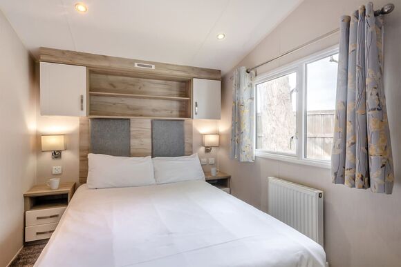 Silver Caravan with decking 6, Silver Caravan with decking 6 P - California Cliffs, Great Yarmouth