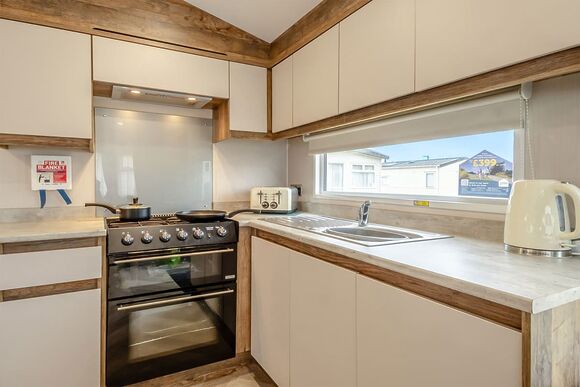 Silver Premium 2 Bedroom Caravan, Sleeps 6 - California Cliffs, Great Yarmouth