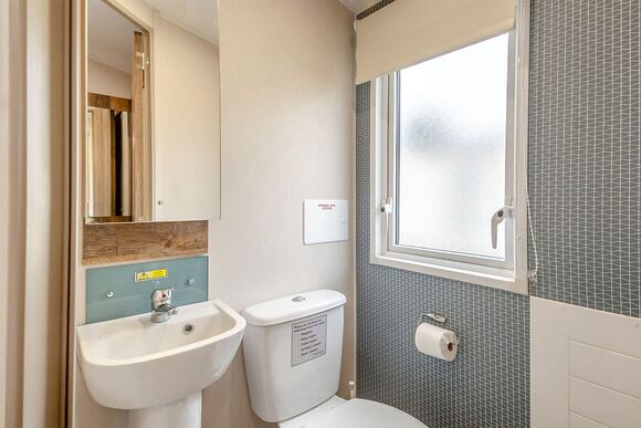 Silver Premium 2 Bedroom Caravan, Sleeps 6 - California Cliffs, Great Yarmouth