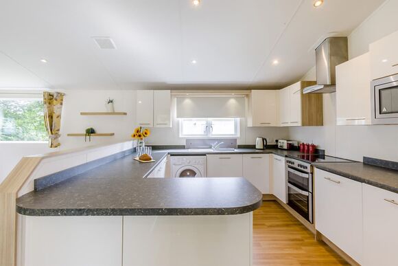 Prestige Lodge with parking, ensuite & decking - California Cliffs, Great Yarmouth