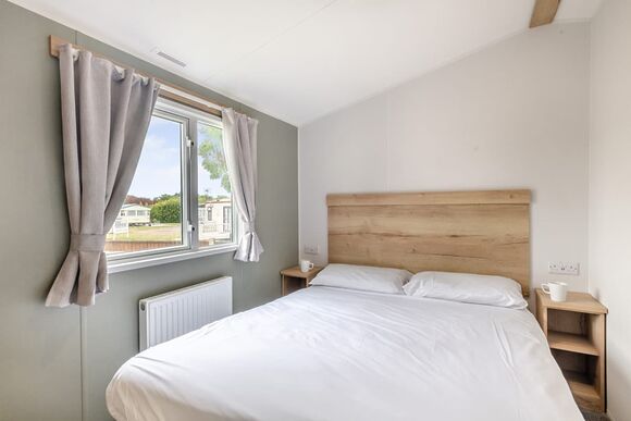 Silver Caravan with decking - Camber Sands, Camber