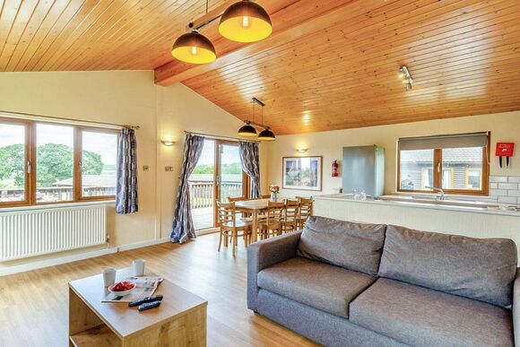 Deluxe 2 Bed Lodge with parking, ensuite & decking - Camber Sands, Camber