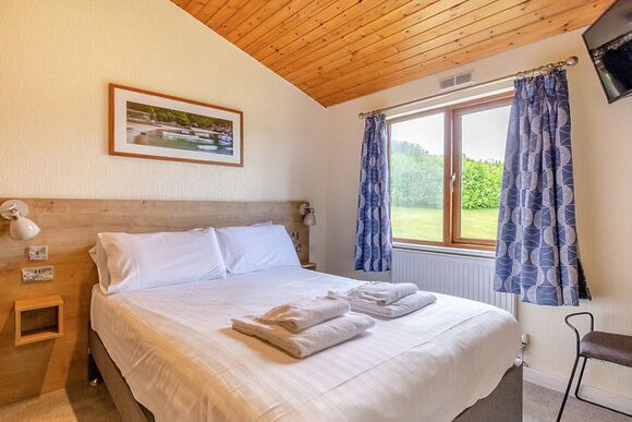 Deluxe 2 Bed Lodge with parking, ensuite & decking - Camber Sands, Camber