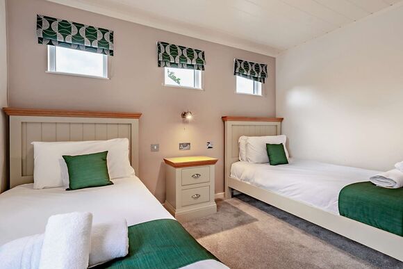 Deluxe 4 Lodge with parking, ensuite & decking - Camber Sands, Camber