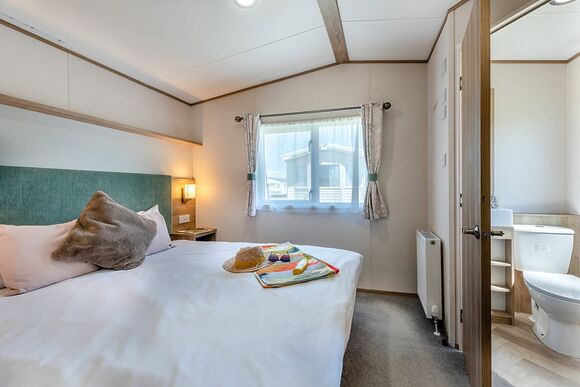 Gold 2 Bedroom Accessible Caravan, Sleeps 6 - Camber Sands, Camber