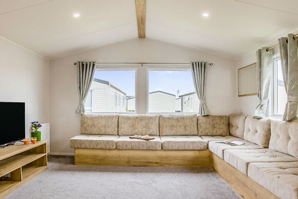 Silver Caravan with parking & decking - Camber Sands, Camber