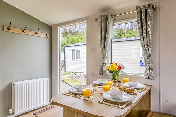 Silver Caravan with parking & decking - Camber Sands, Camber