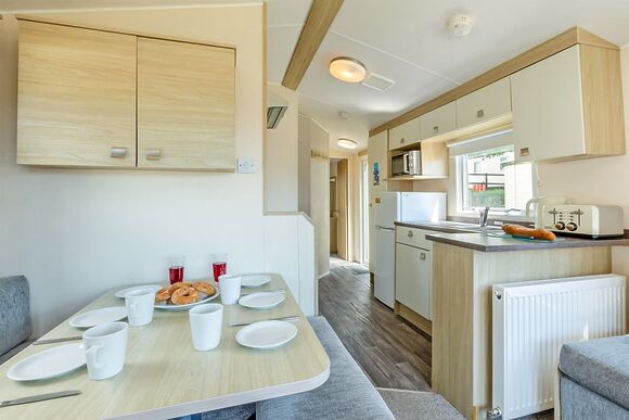 Bronze 3 Caravan, slps 8, parking - Camber Sands, Camber