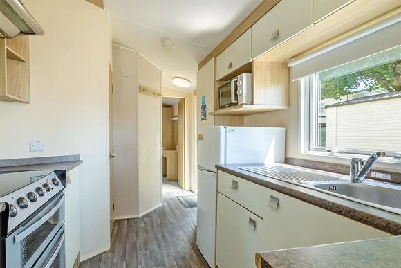 Bronze 3 Caravan, slps 8, parking - Camber Sands, Camber