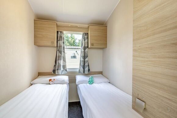 Bronze 3 Caravan, slps 8, parking - Camber Sands, Camber