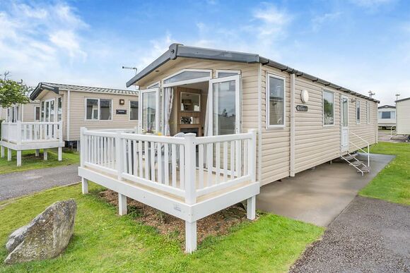Gold Premium 3 Caravan, slps 8, decking - Camber Sands, Camber