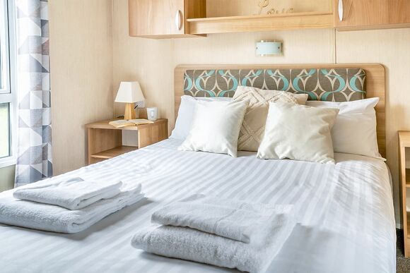 Gold Premium 3 Caravan, slps 8, decking - Camber Sands, Camber