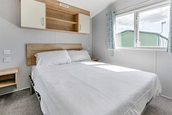 Bronze Caravan with parking, Bronze Caravan with parking P - Carmarthen Bay, Kidwelly, Carmarthenshire