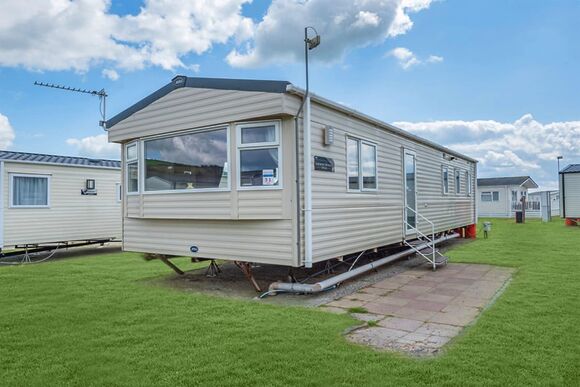 Gold Caravan with parking, decking & sea view - Carmarthen Bay, Kidwelly, Carmarthenshire