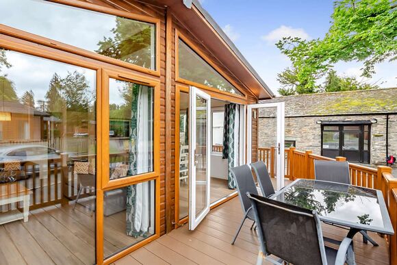 Deluxe Lodge with ensuite, decking & sea view - Carmarthen Bay, Kidwelly, Carmarthenshire