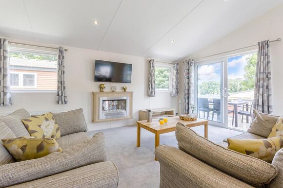 Prestige Lodge, parking, ensuite, deck, SV, HT 4 - Carmarthen Bay, Kidwelly, Carmarthenshire